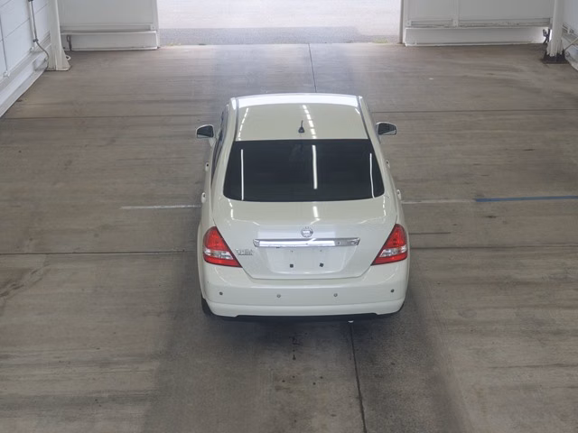 NISSAN TIIDA LATIO