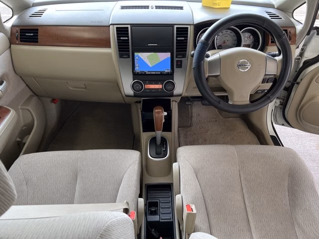 NISSAN TIIDA LATIO