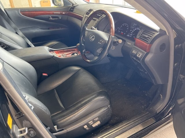 LEXUS LS460