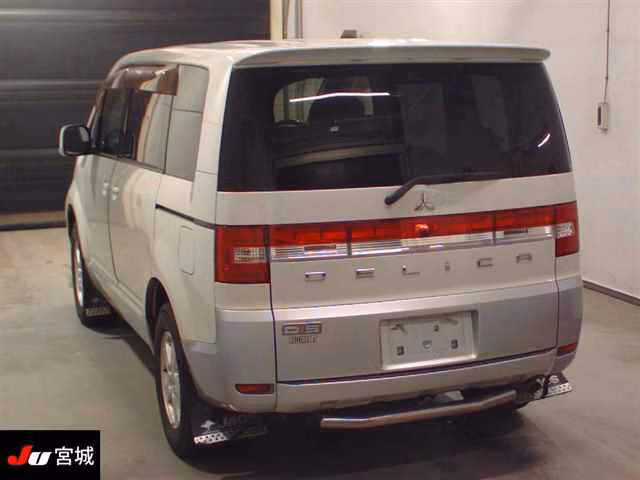 MITSUBISHI DELICA D:5