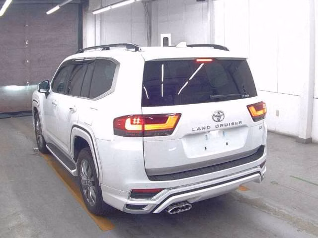 TOYOTA LAND CRUISER