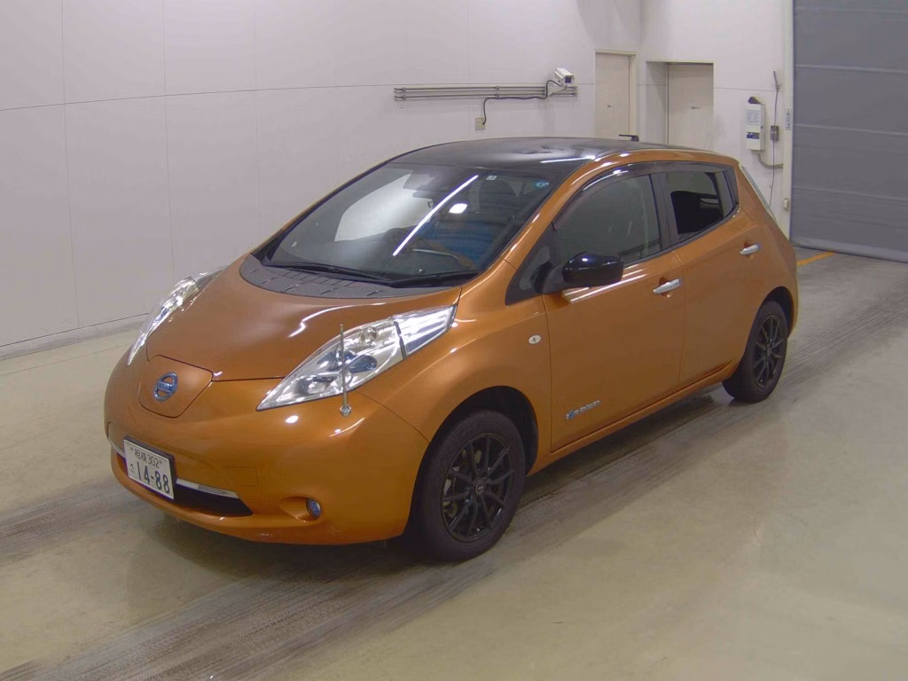 NISSAN LEAF