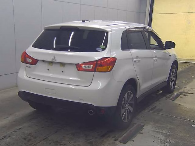 MITSUBISHI RVR
