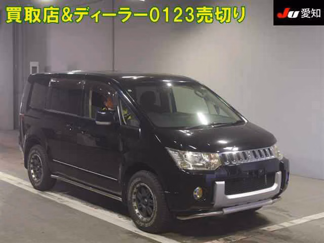 MITSUBISHI DELICA D:5