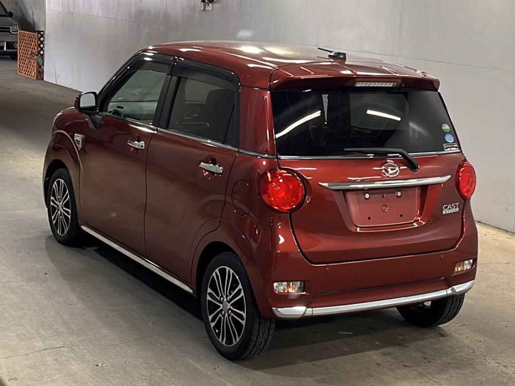 DAIHATSU CAST