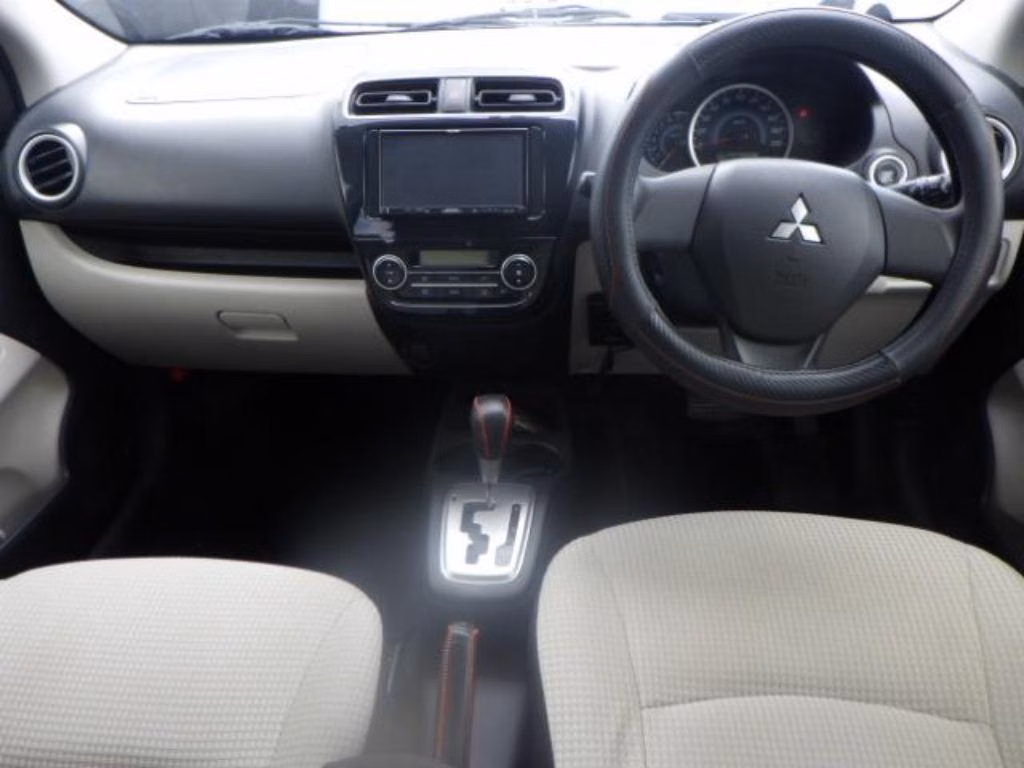 MITSUBISHI MIRAGE