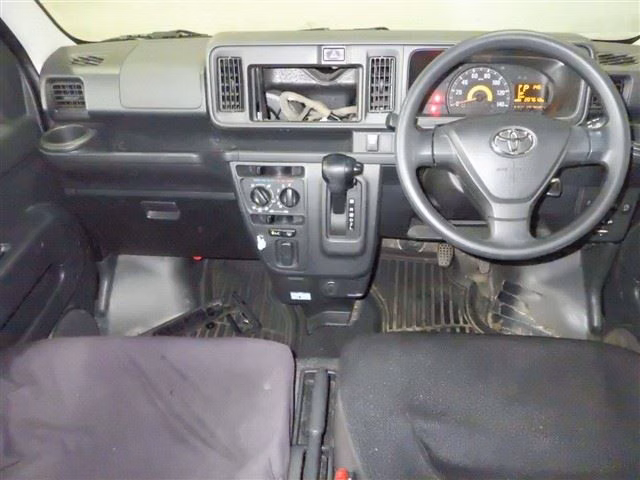 TOYOTA PIXIS VAN