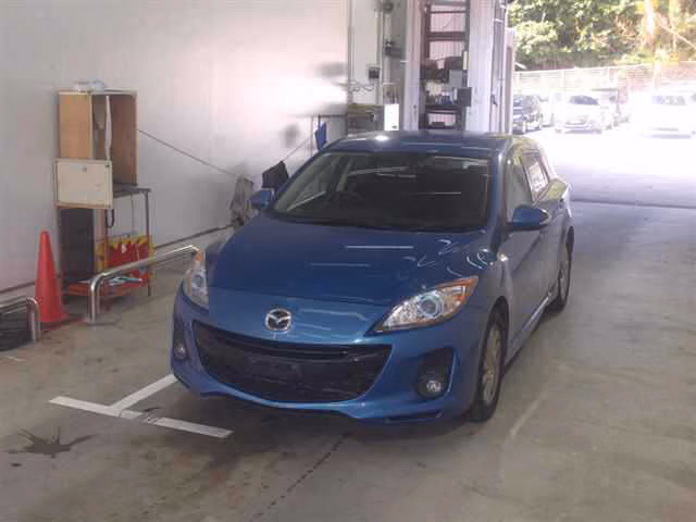 MAZDA AXELA