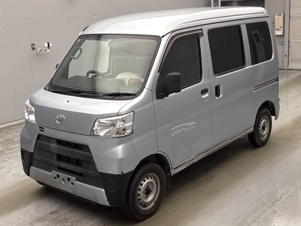 TOYOTA PIXIS VAN