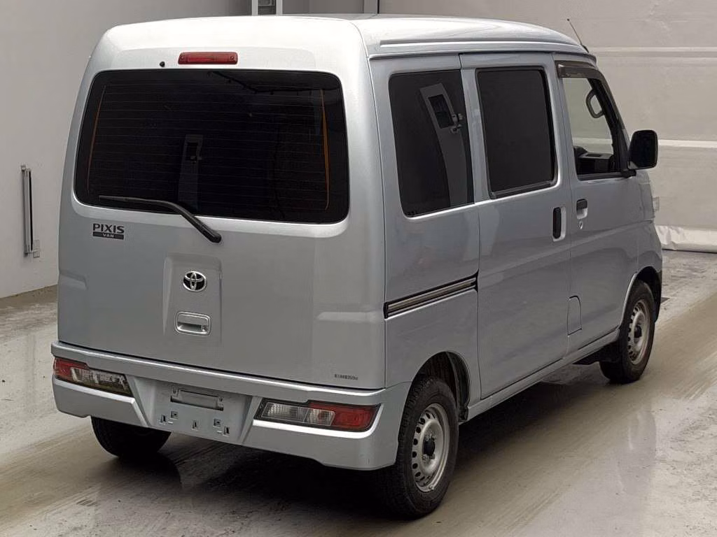 TOYOTA PIXIS VAN