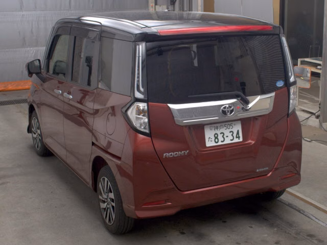 TOYOTA ROOMY