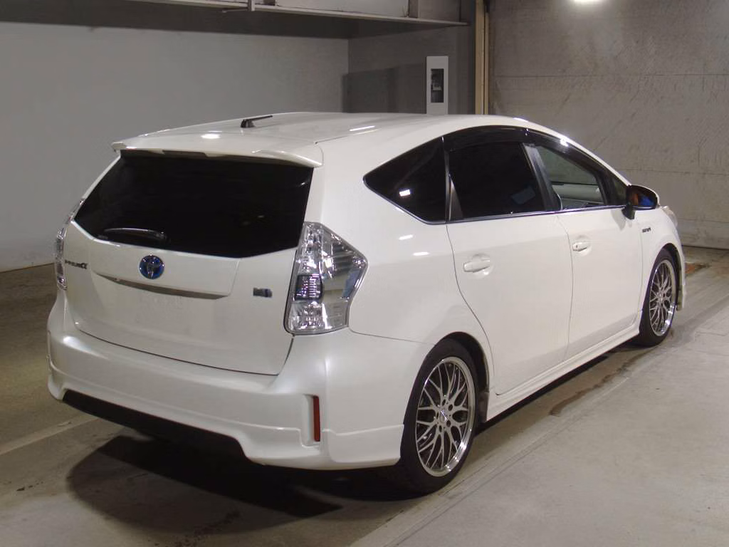 TOYOTA PRIUS ALPHA