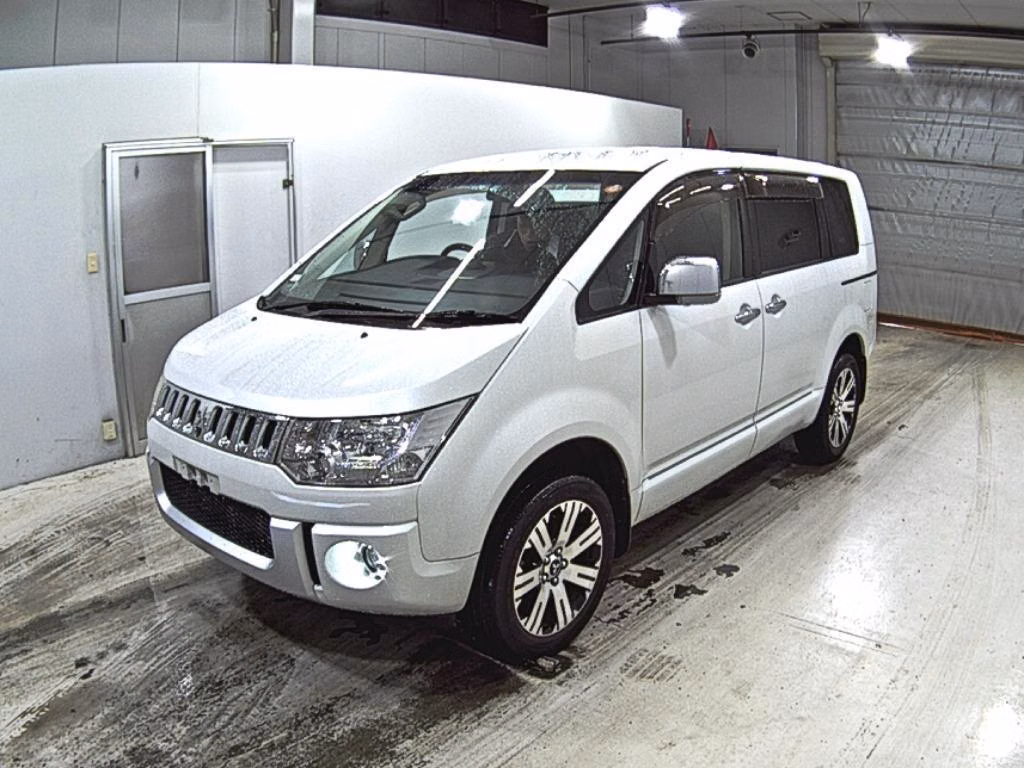 MITSUBISHI DELICA D:5