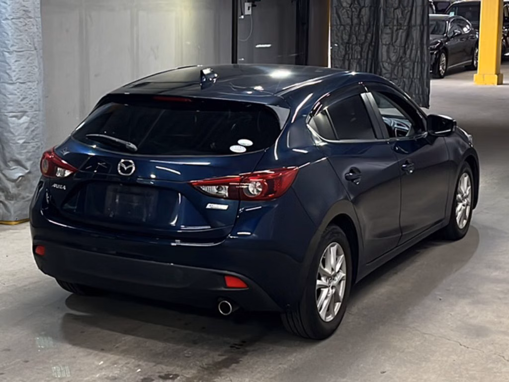 MAZDA AXELA