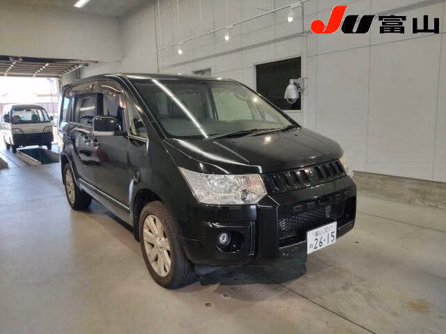 MITSUBISHI DELICA D:5