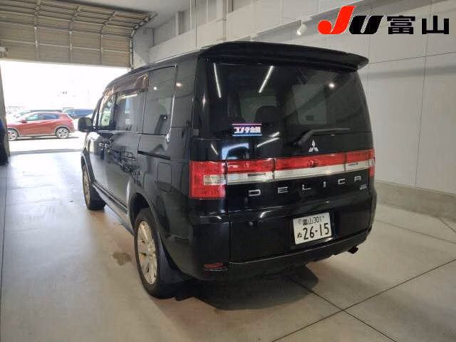 MITSUBISHI DELICA D:5