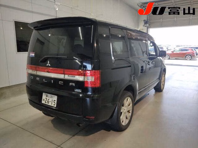 MITSUBISHI DELICA D:5