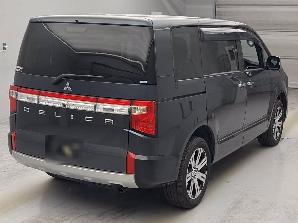 MITSUBISHI DELICA D:5