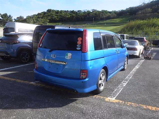 TOYOTA ISIS