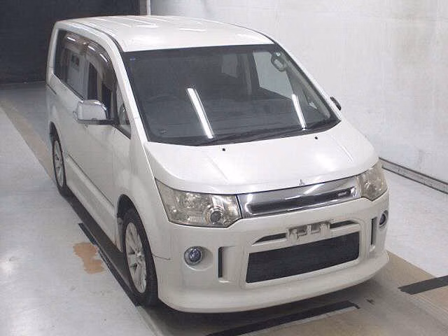 MITSUBISHI DELICA D:5