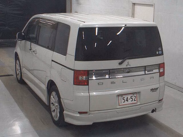 MITSUBISHI DELICA D:5