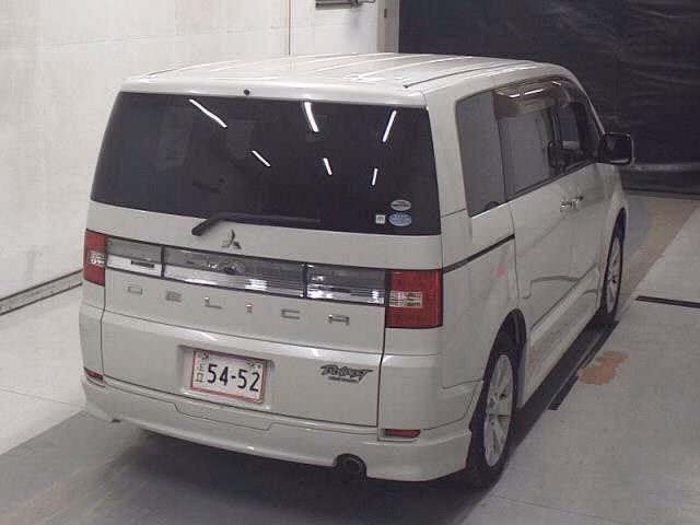 MITSUBISHI DELICA D:5