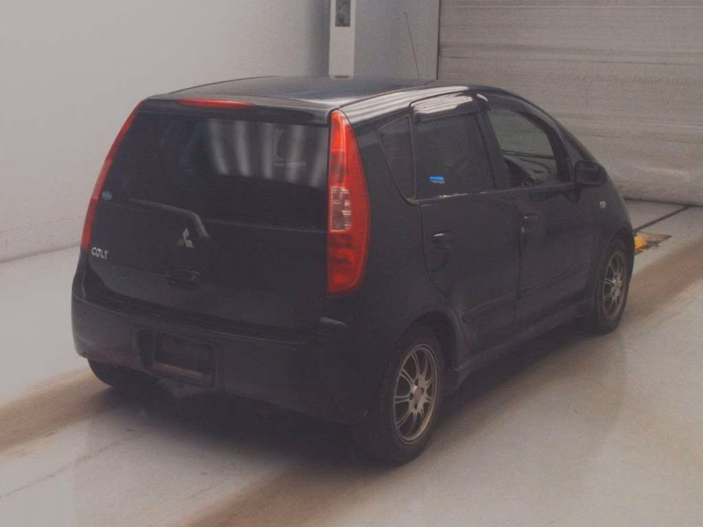 MITSUBISHI COLT