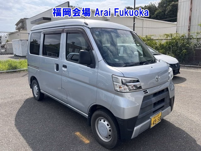 TOYOTA PIXIS VAN
