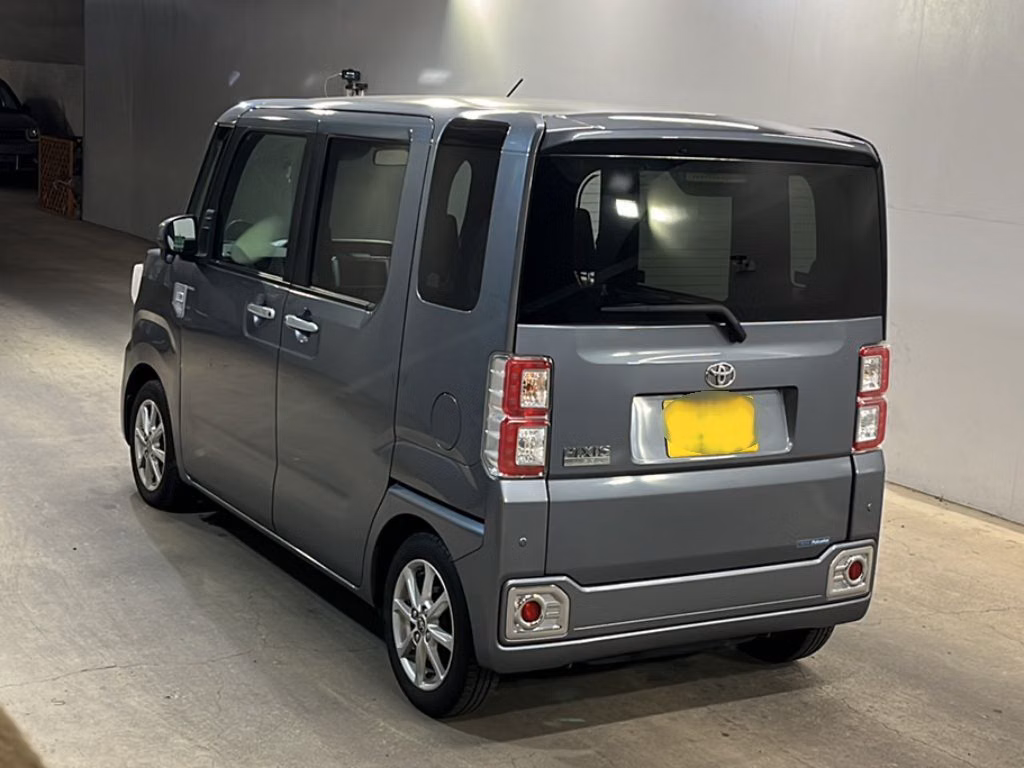 TOYOTA PIXIS MEGA