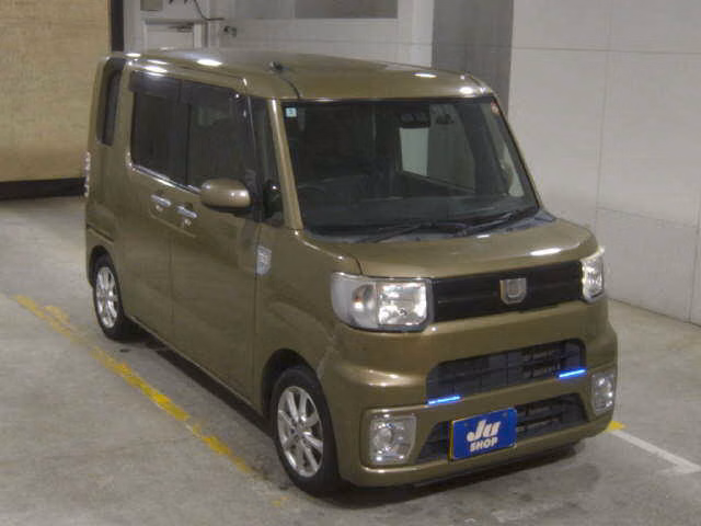 DAIHATSU WAKE