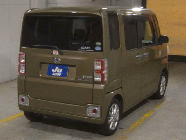 DAIHATSU WAKE