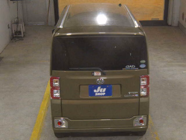 DAIHATSU WAKE