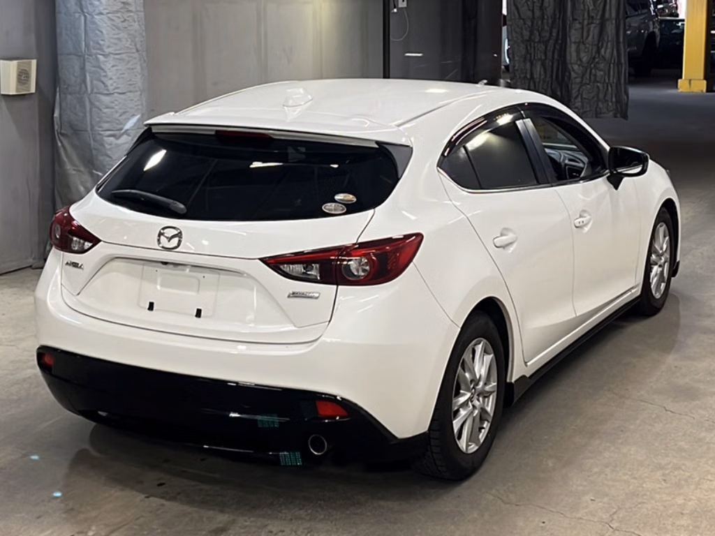 MAZDA AXELA