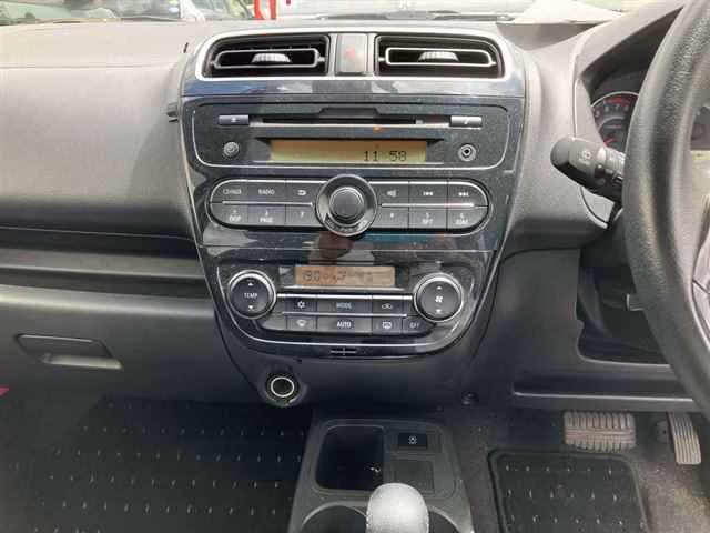 MITSUBISHI MIRAGE