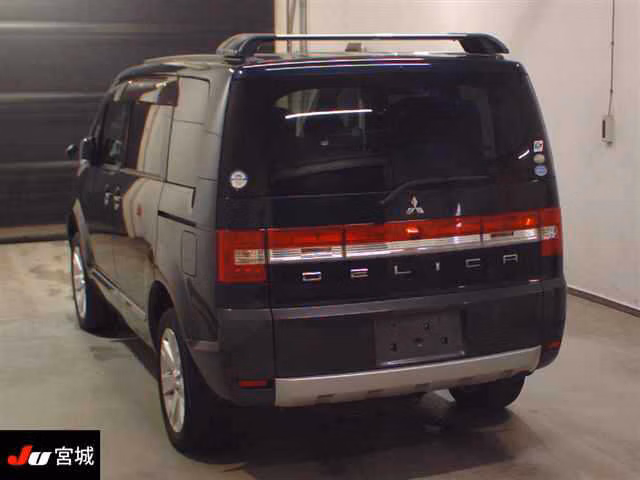 MITSUBISHI DELICA D:5