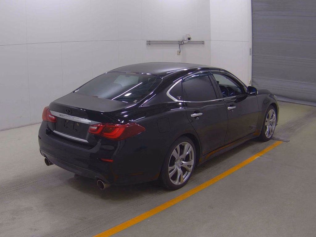 NISSAN FUGA