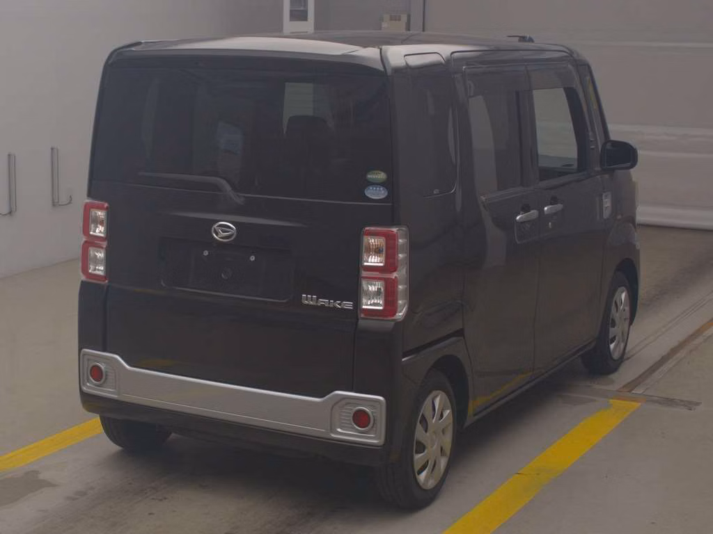 DAIHATSU WAKE