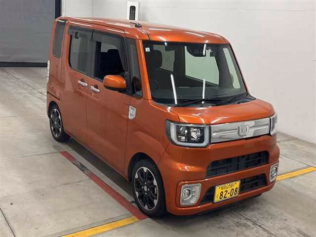 DAIHATSU WAKE