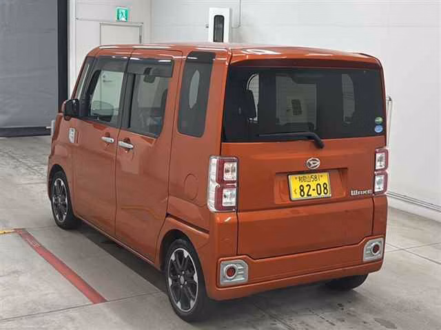 DAIHATSU WAKE