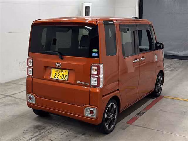 DAIHATSU WAKE