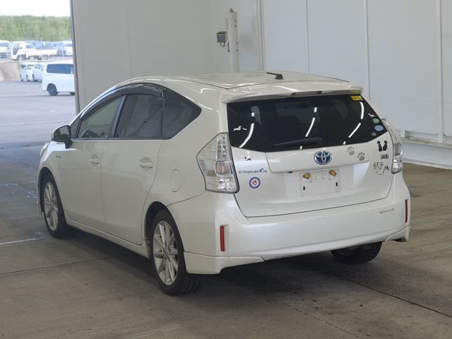 TOYOTA PRIUS ALPHA