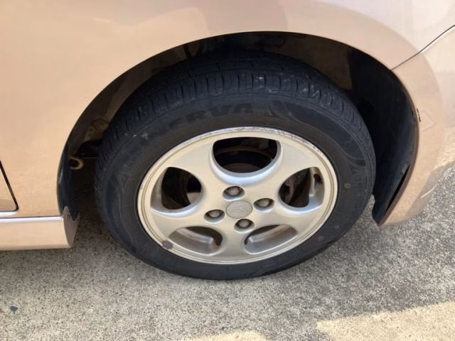DAIHATSU MOVE LATTE
