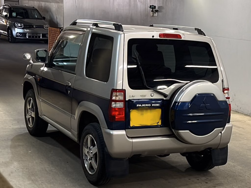 MITSUBISHI PAJERO MINI