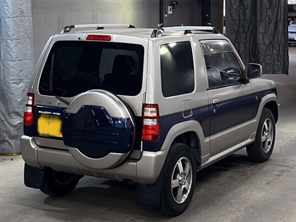 MITSUBISHI PAJERO MINI