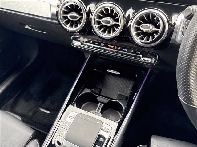 MERCEDES-BENZ GLB-CLASS
