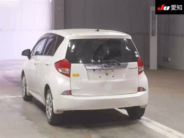 SUBARU TREZIA