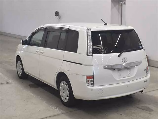 TOYOTA ISIS