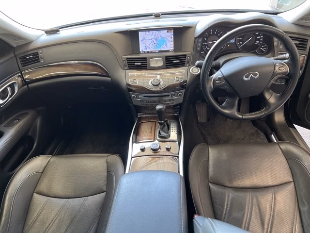NISSAN FUGA
