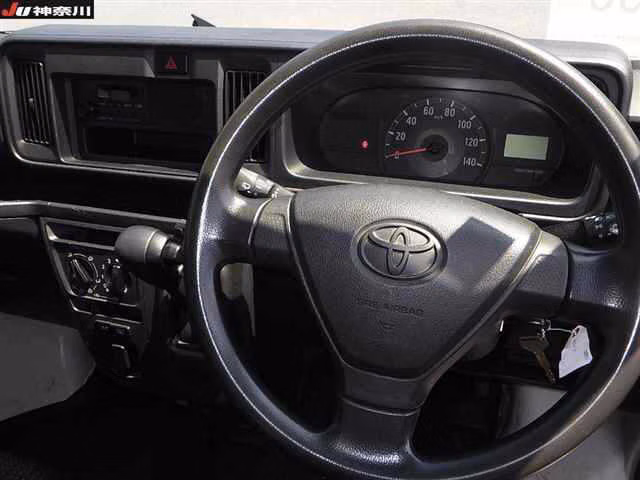 TOYOTA PIXIS VAN