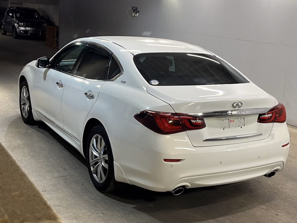 NISSAN FUGA